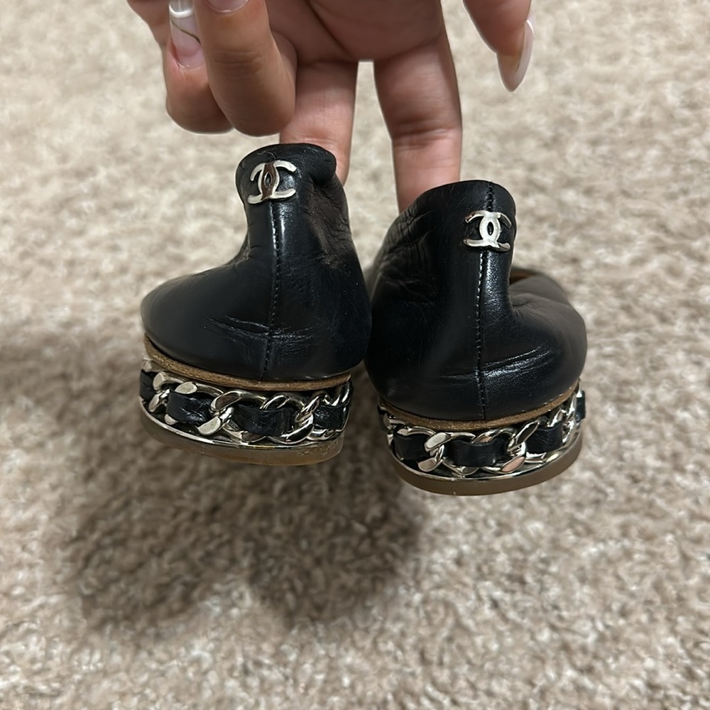 CHANEL - Picture 6 of 8